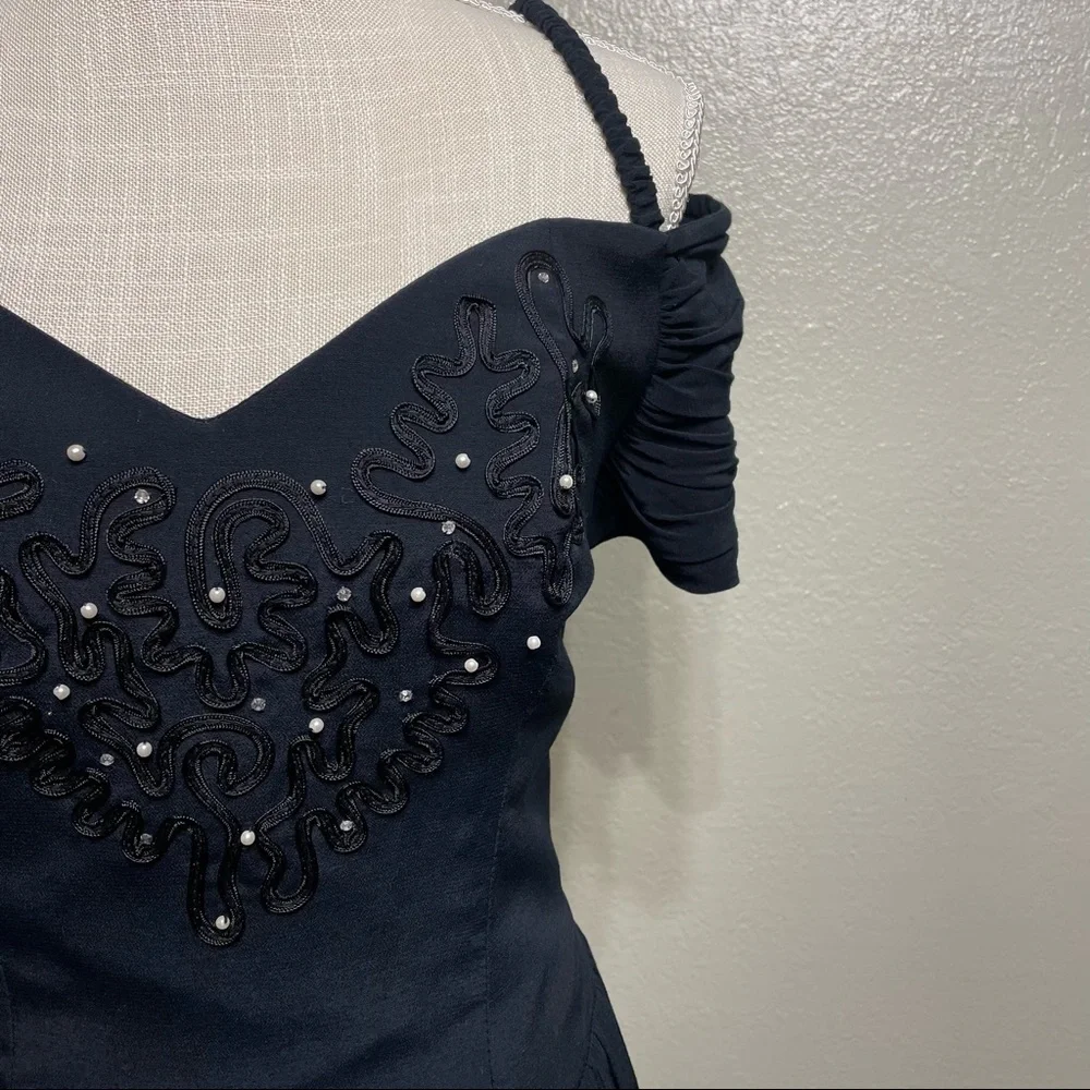 ♠️ Karin Steven’s Black off the Shoulder Vintage Dress - Picture 5 of 8